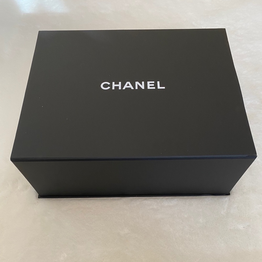 Chanel - Picture 7 of 11